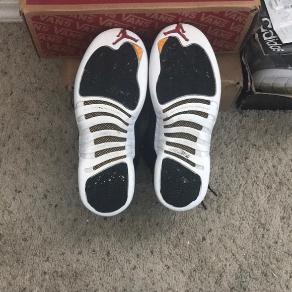 Jordan 12 - Picture 2 of 3